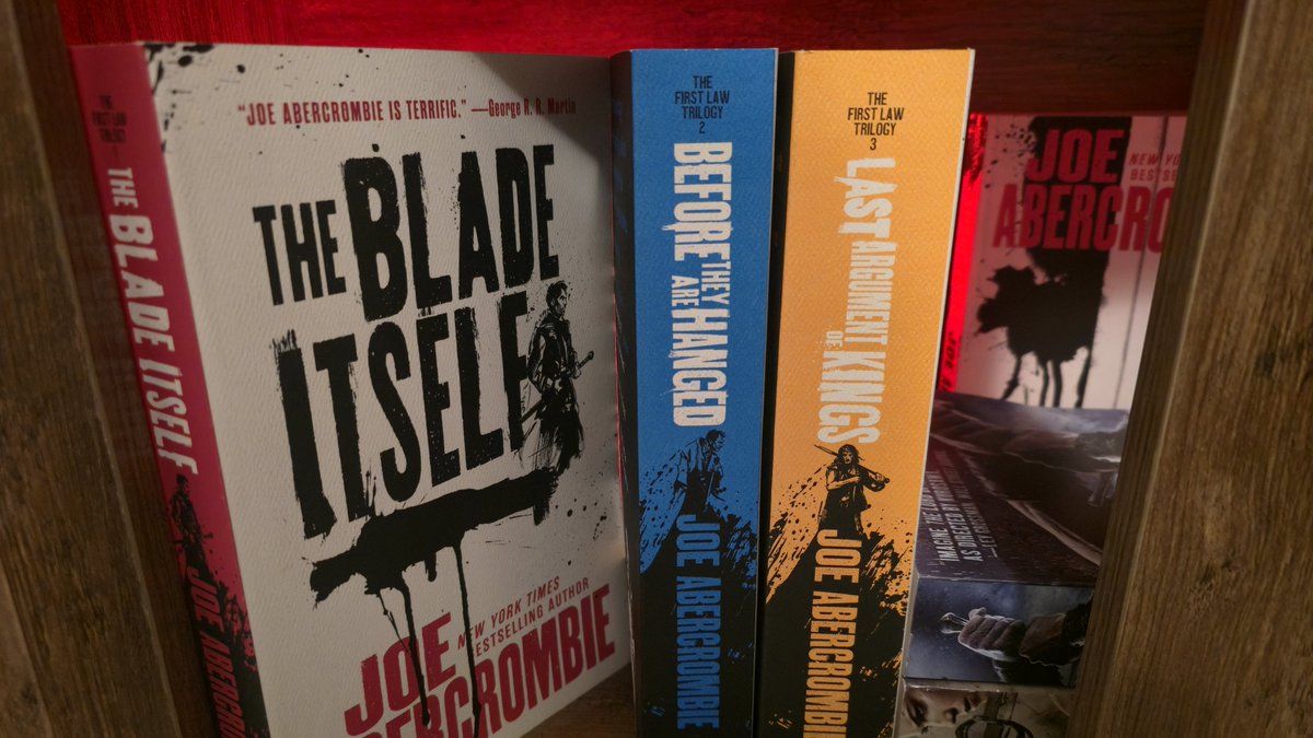 PlotAndProgress's tweet image. "The Blade Itself" | Non-Spoiler Mini Review

READING EXPERIENCE
- Fun vs Feel = 80:20
- Smooth vs Slog = 100:0
- Writing Style = Edgy, Clear, Structured
-&amp;gt; "Blood gets you nothing but more blood"
- Experience Score: 4/5

CAVEAT: Pure Sequel Setup
STARS: 4/5

#FirstLaw