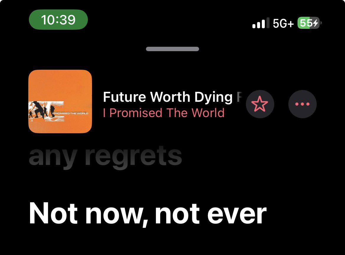 LASKAart's tweet image. when mom tells me to clean my room