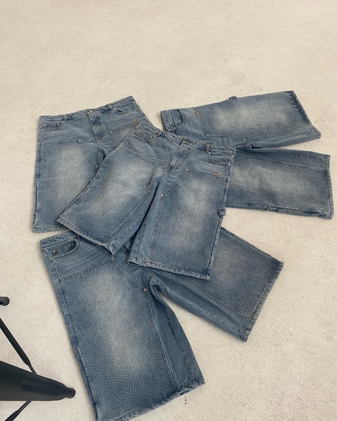 🌀: <a href="/Empire_CSA/">Empire Clothing SA</a>