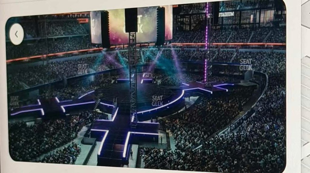 DCECOFICIAL1's tweet photo. Así queda el escenario más o menos 

 Hoy dieron un pequeño  preview en Arlington para BTS del escenario para ver cómo se vería más o menos, se ven más o menos las torres de sonido https://t.co/cHWRfHonrF