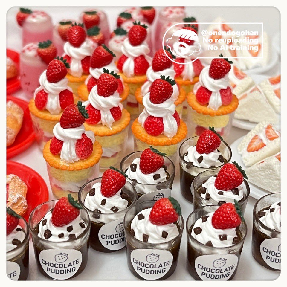 切ったり貼ったり。
今日も寒いですね〜手がかじかみます。

日曜にminneをオープンしたいです！