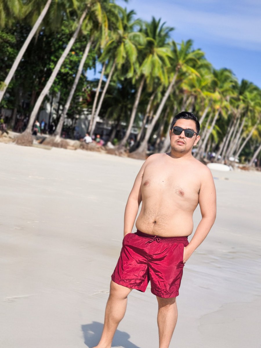 QC_ChubbyGuy's tweet image. Sorry na sa summer body ko 😭 Mataba pa rin hahahahaha