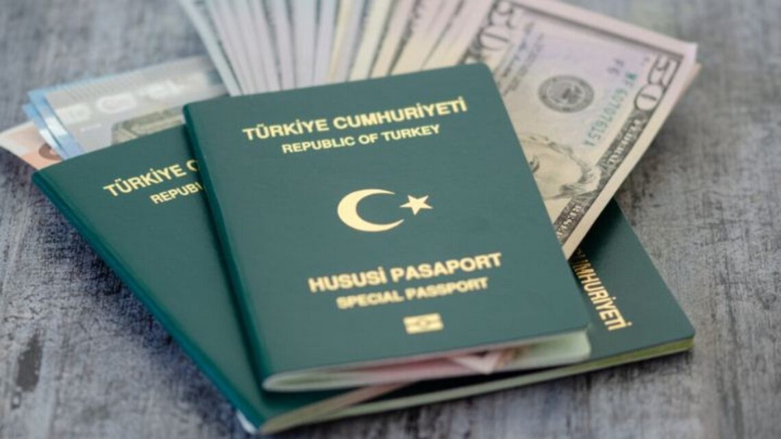 Suyunu çıkardık!

Avrupa Birliği, Türkiye'de gereğinden fazla 2 milyon kişiyi aşan "Yeşil Pasaport" verilmesi üzerine, Yeşil Pasaportlulara da vize getirmeyi planlıyor.