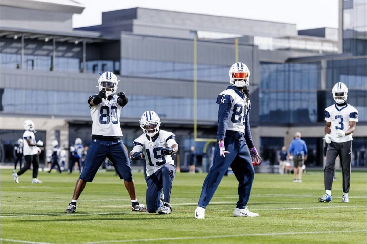 FergSZN's tweet image. The future of the WR room

Don’t mess it up. These are our guys