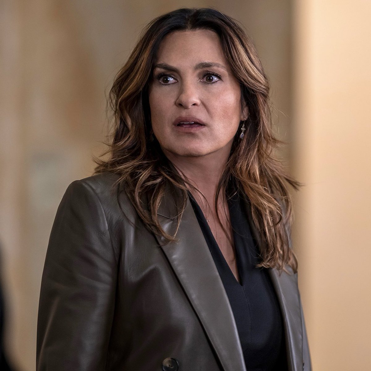 PopCrave's tweet image. Happy 62nd birthday to the iconic Mariska Hargitay.
