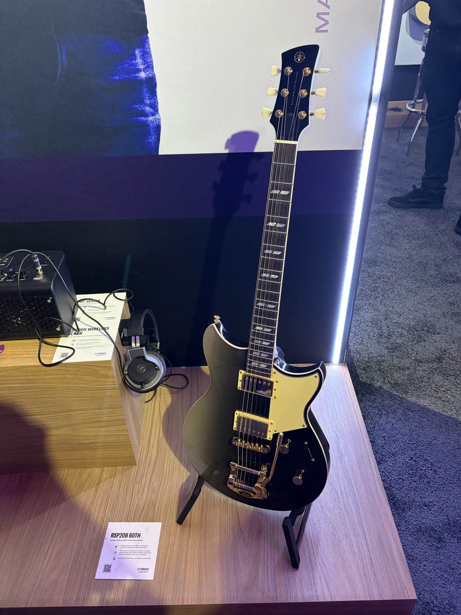 1484shibuya's tweet image. 【NAMM show2026】
YAMAHA 60TH Anniversaryモデルが出るようです🎸
RSP20Bは独自のトレモロユニットに60thと記載されていて弦交換もしやすい仕様になっています！

#NAMMshow
#NAMM
#NAMM2026