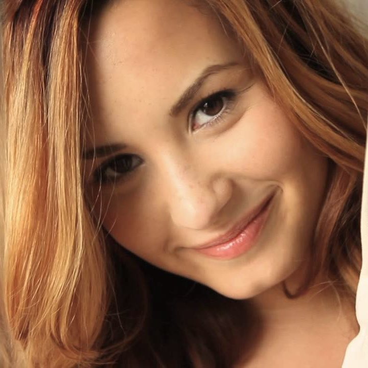 PopCrave's tweet image. 14 years ago today, Demi Lovato released “Give Your Heart a Break.”