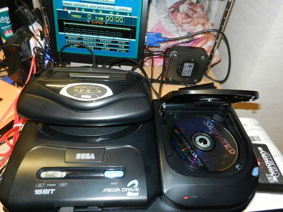 hd61yukimizake's tweet photo. 祝!
メガCD2導入!ヽ(^o^)丿
#メガドライブ
#メガCD2
#SEGA https://t.co/GyUHeSkz62