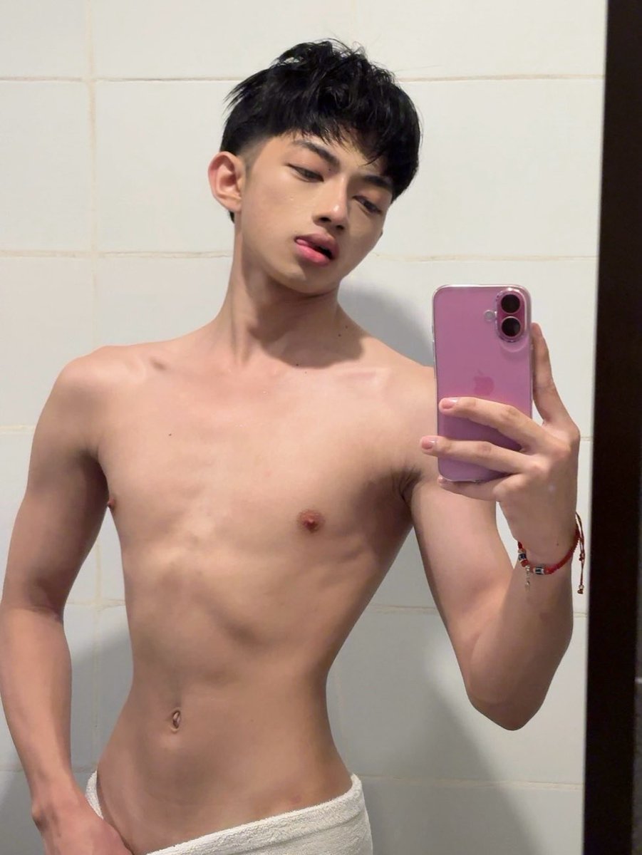 Twink__7incher's tweet photo. LF: FUBU https://t.co/A94V6ExPfr