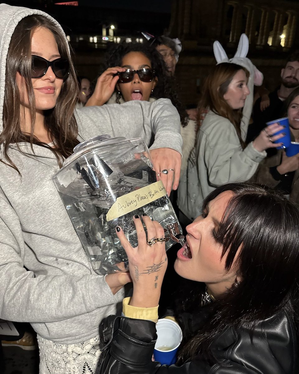 chelseacutler's tweet image. Chelsea Cutler - “BAD” 
Out now 
chelseacutler.lnk.to/BAD