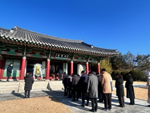 2026년 병오년 새해맞이 신년참배하러 남원검찰청•시의회에서 방문해주셨어요.