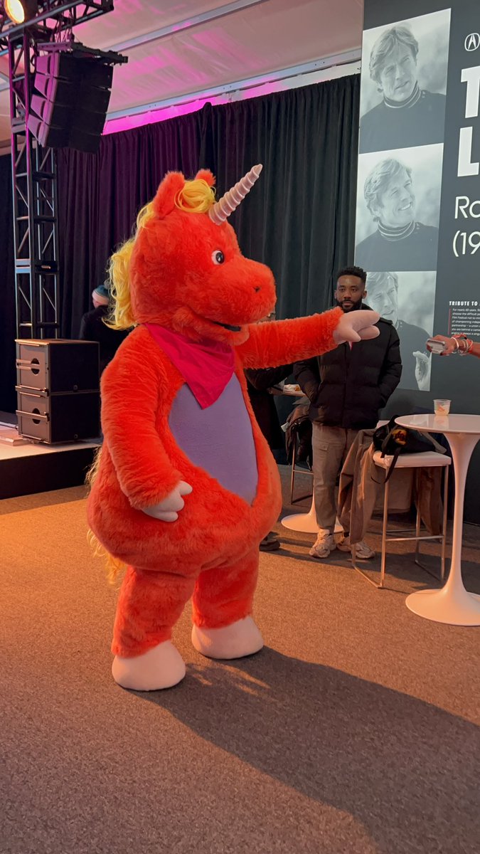 fujiTesoro7's tweet photo. BUDDY the unicorn is present at Sundance 2026

#Buddy

(Video: @billbria) https://t.co/N5QGKluqqe