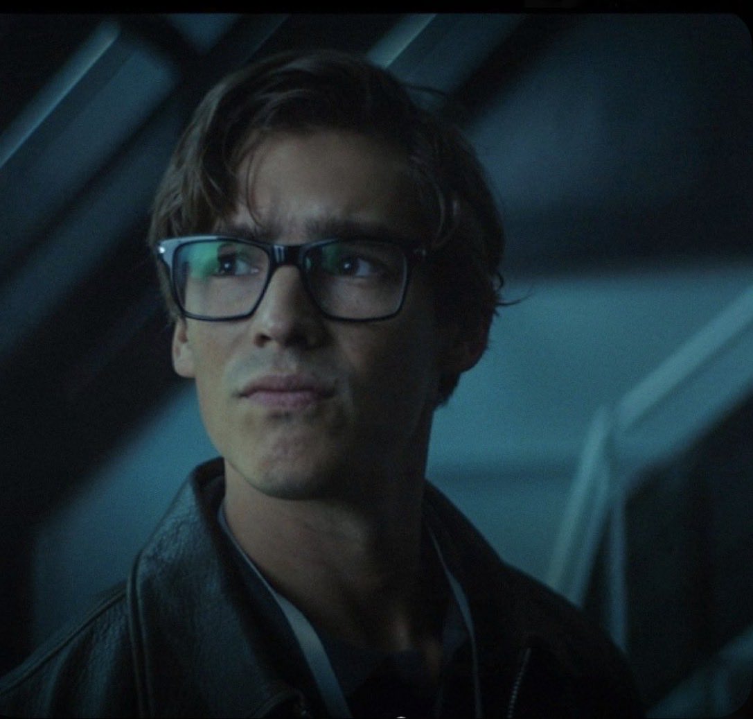 He’s feeling smart today. 👓