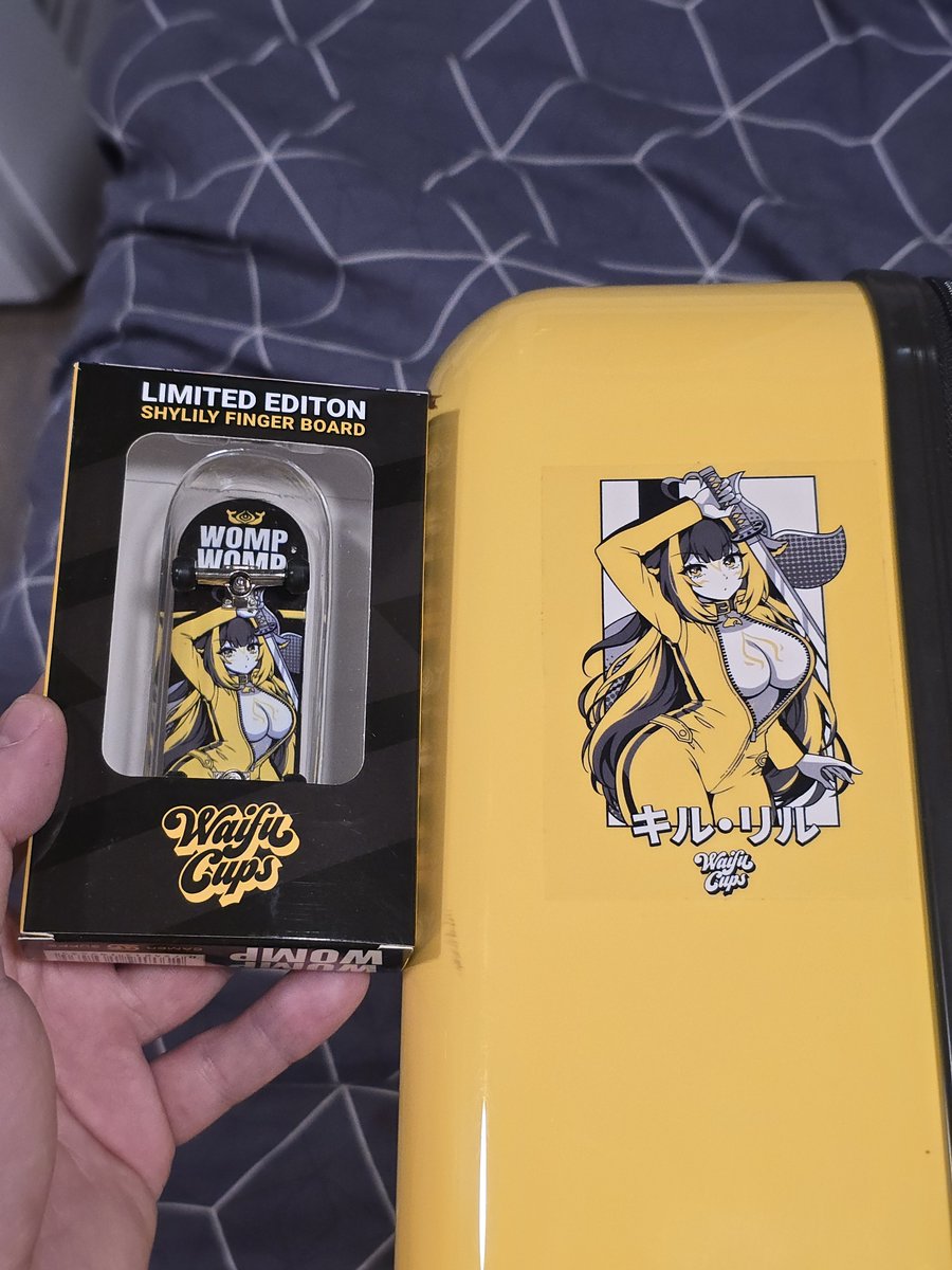 nightdenizen's tweet photo. Fun fact, the Pikachu suitcase from Don Quijote seems to color match the Kill Lil design xD @gamersupps @shylilytwitch  #ShylilyArt https://t.co/J2pPvKiM15