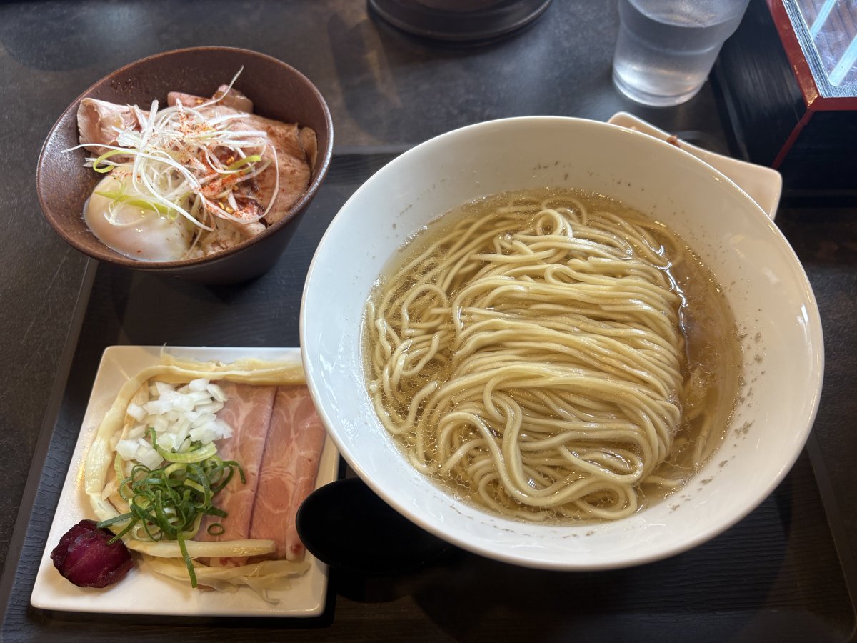sb98_10k's tweet photo. らぁ麺 口福論 (滋賀) https://t.co/ZvdQ1NvJtN