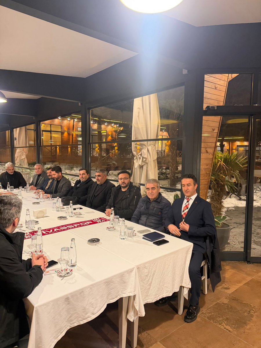 pendiksivasder's tweet photo. SİVASSPOR’A TAM DESTEK

Anadolu Yakası’nda faaliyet gösteren Dernek ve Vakıf Başkanlarımız ile bir araya gelerek, sevdasını yürekten hissettiğimiz Sivasspor’umuza tam destek kararı aldık.

Hepimizin ortak temennisi; sporda şehrimizi hak ettiği en iyi noktalarda görmek. https://t.co/NokobDEms7