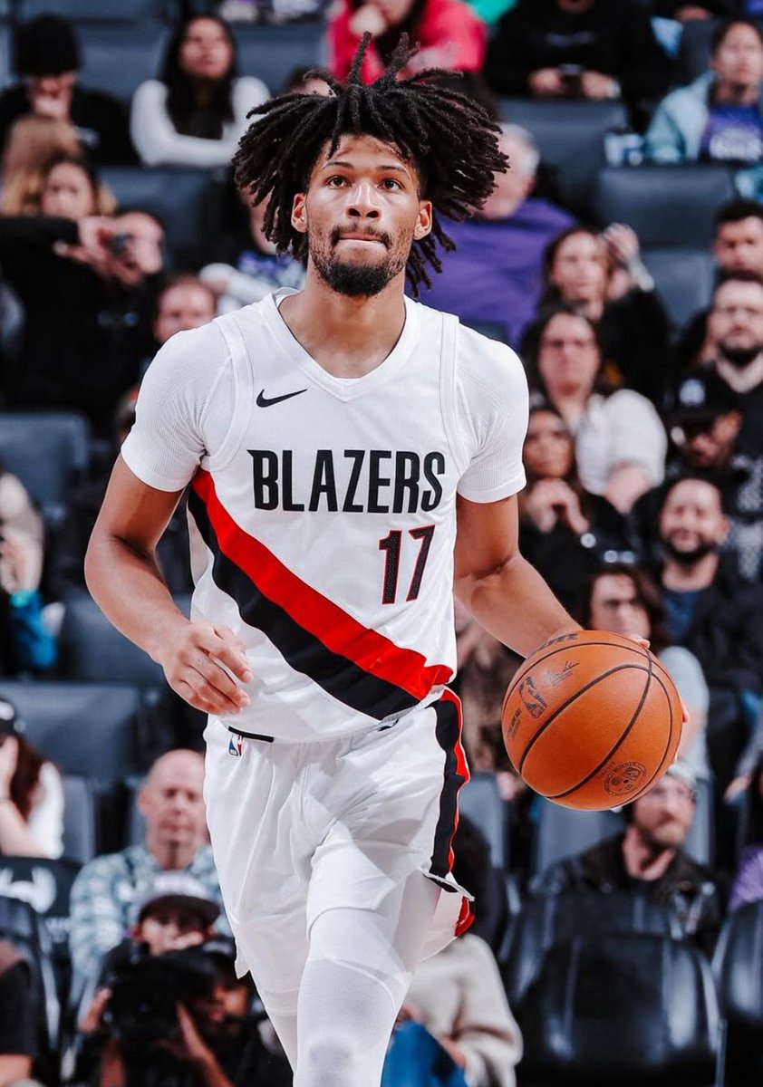 TheHoopCentral's tweet photo. Shaedon Sharpe tonight:

27 Points
7 Rebounds 
4 Steals
3 Assists 
11/21 FGM
5/9 3PM
34 Minutes https://t.co/pMguPxwgTg