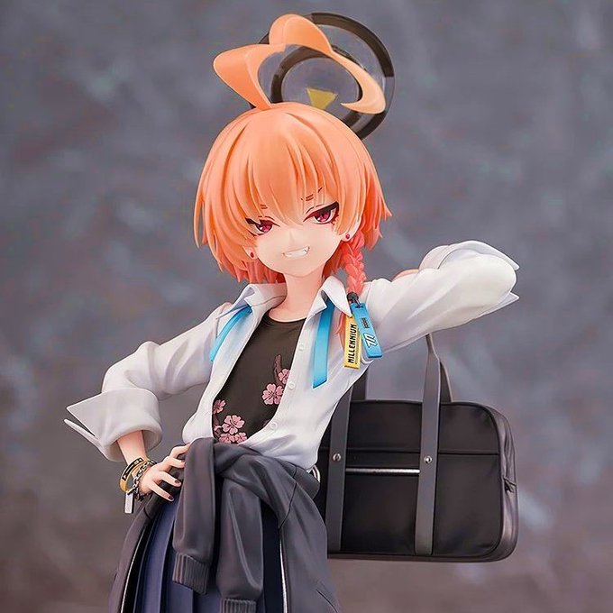 待ち合わせでこんな美少女に「おっ先生じゃん。遅いぞ」って言われたら血管爆発して死ぬ