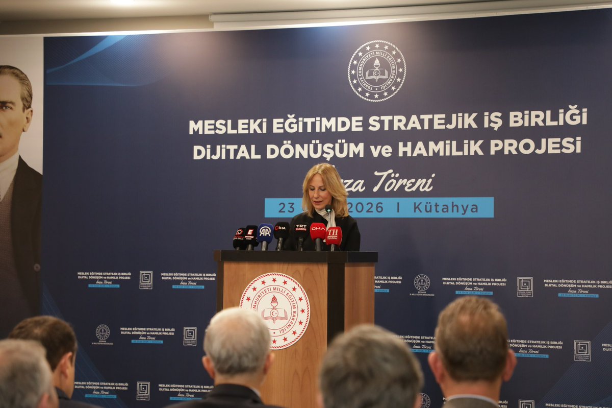 Mesleki Eğitimde Stratejik İşbirliği, Dijital Dönüşüm ve Hamilik Protokolü İmzalandı

Mesleki Eğitimde Stratejik İşbirliği, Dijital Dönüşüm ve Hamilik Protokolü İmza Töreni, Milli Eğitim Bakanımız Sayın Yusuf Tekin ile Valimiz Sayın Musa Işın’ın teşrifleriyle gerçekleştirildi.
