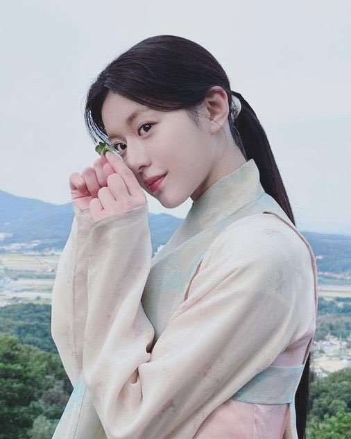 ladywitchx's tweet image. คู่ชิปที่เรียลที่สุด : ยุนจอง x ใบโคลเวอร์ 🍀