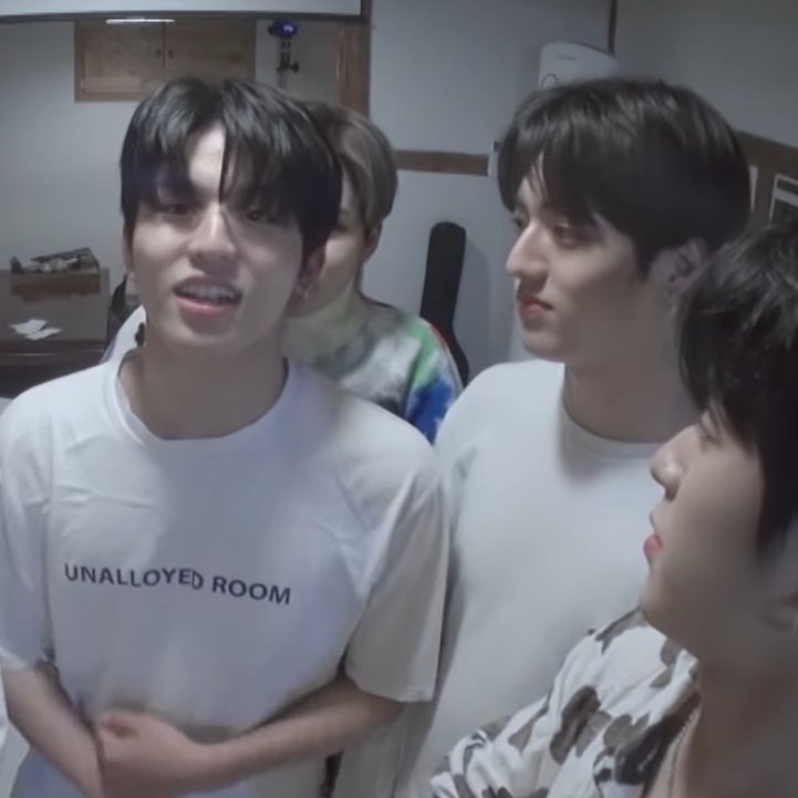 “we have                                     “i know i
dating rumors”                         started it”