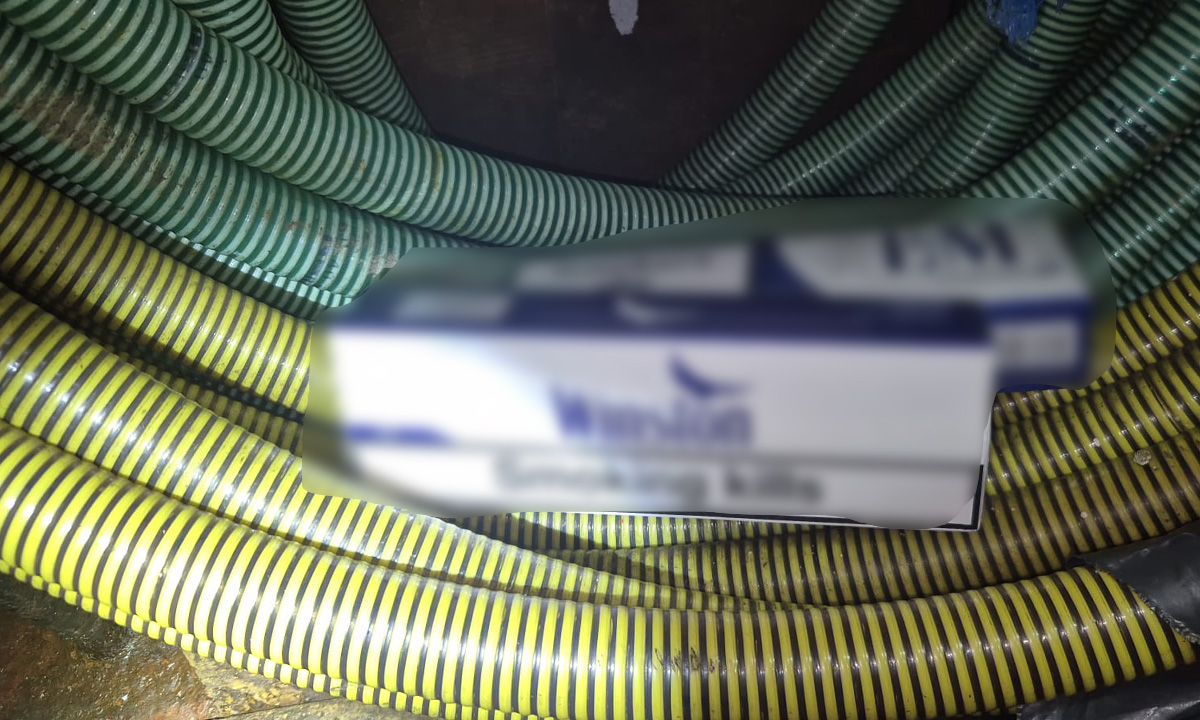 FrontieraRO's tweet image. 30.000 de ţigarete descoperite de către polițiștii de frontieră în magazia unei nave, în Portul Constanța  politiadefrontiera.ro/ro/garda-de-co… #politiadefrontiera via @FrontieraRO