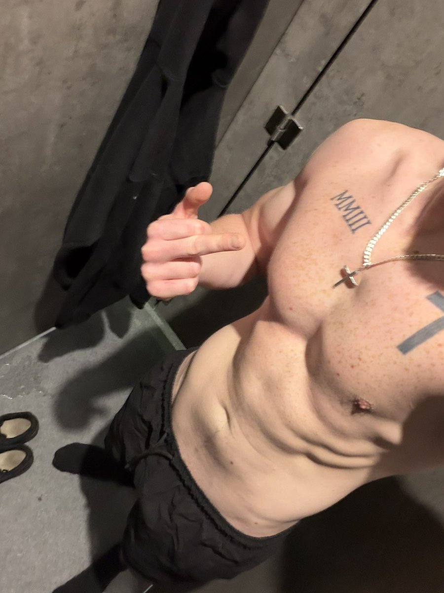 ScousemasterJ's tweet photo. You’re a f*cking loser https://t.co/uw2Hq25EIS