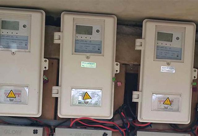 NigeriaStories's tweet image. BREAKING NEWS: The Federal Government has banned electricity distribution companies and installers from collecting any form of payment for meters, warning that DisCo officials and installers found extorting customers will be prosecuted.