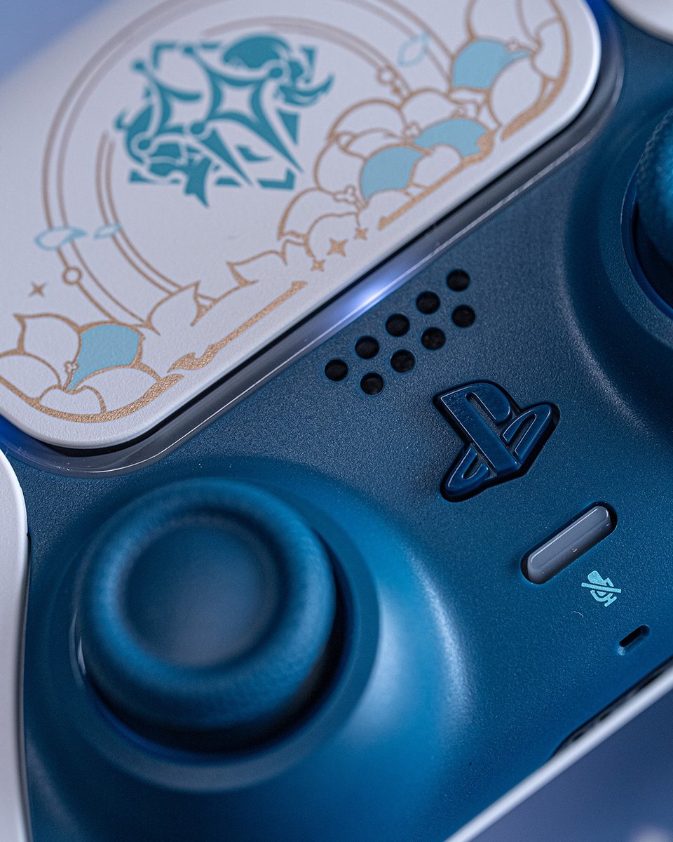 PlayStationAsia's tweet image. Ready to explore Teyvat your way? The DualSense® Wireless Controller – Genshin Impact Limited Edition has landed. Ethereal white with gold and green accents, and designs inspired by Aether, Lumine, and Paimon. Feel every elemental burst with immersive haptics and adaptive…