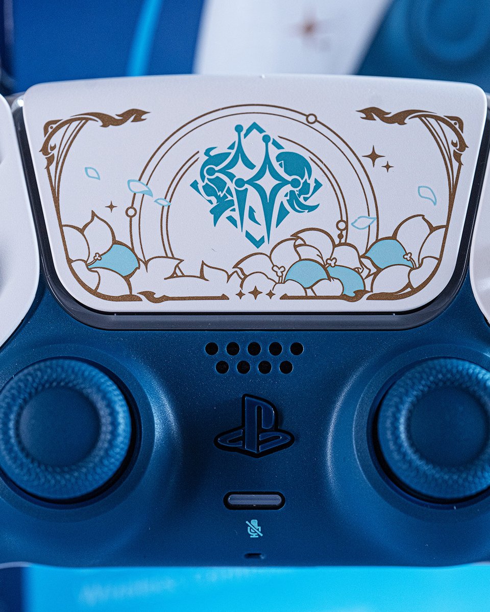 PlayStationAsia's tweet image. Ready to explore Teyvat your way? The DualSense® Wireless Controller – Genshin Impact Limited Edition has landed. Ethereal white with gold and green accents, and designs inspired by Aether, Lumine, and Paimon. Feel every elemental burst with immersive haptics and adaptive…