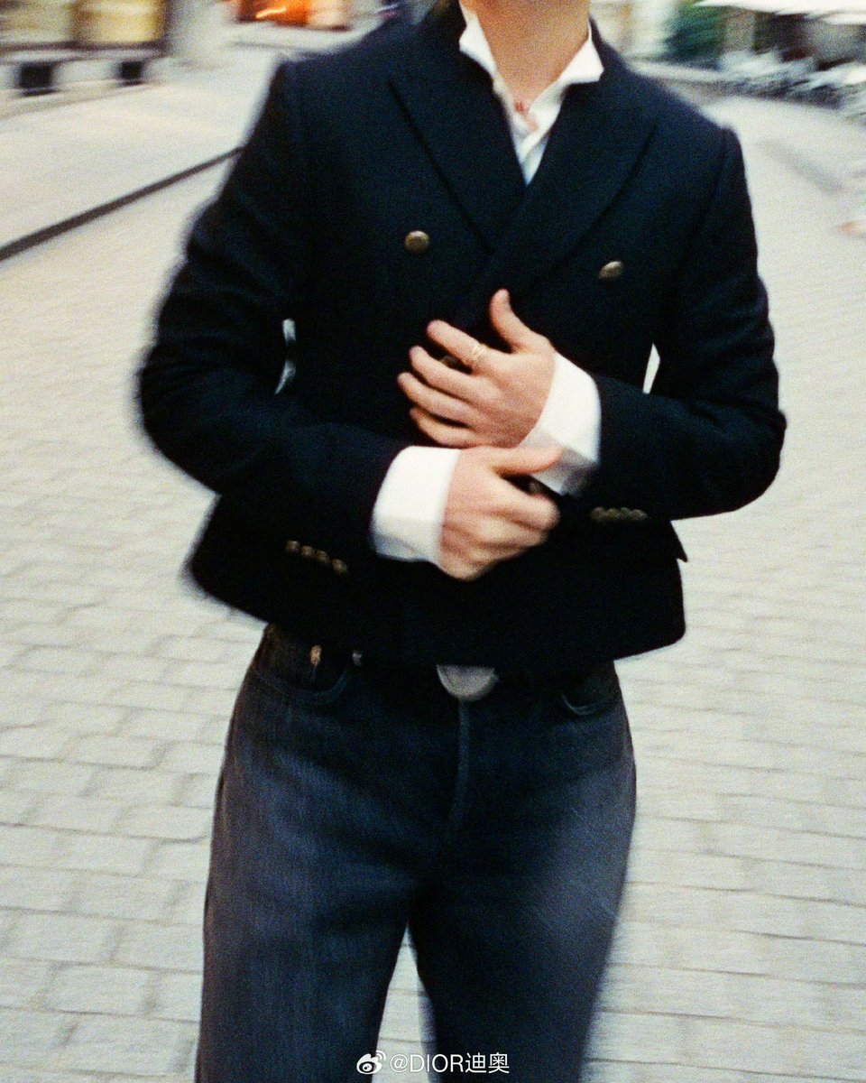 StringsK_henry's tweet image. ✔️20260123 헨리 IG update 

 #헨리 #henry #henrylau #刘宪华

🔗 instagram.com/p/DTzxUrtkoba/…

Dior winter 2026 by #JonathanAnderson
@Dior  🔗instagram.com/p/DT4KdCjCEqv/…