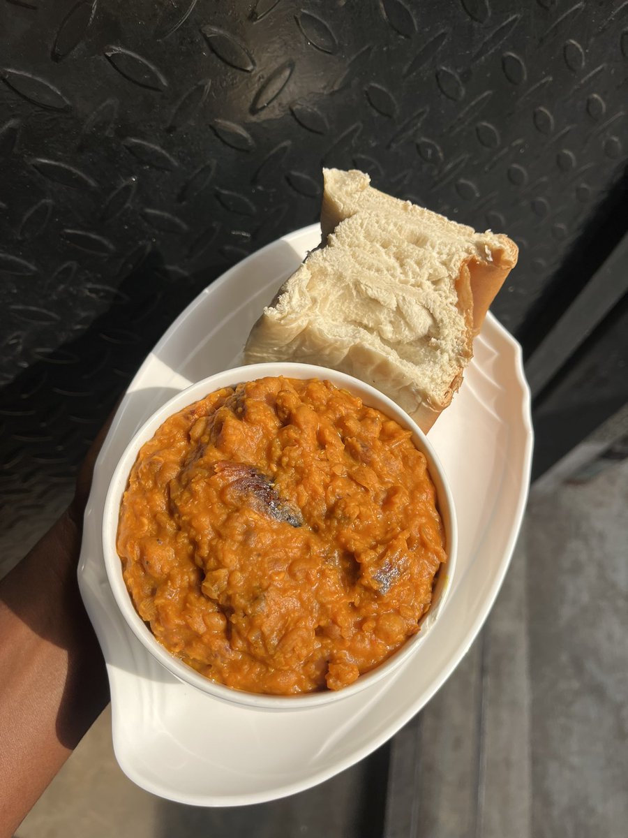 MissMotunrayo2's tweet image. This is the only way I enjoy Beans😋

Well Mashed and paired with Bread or Plantain👌