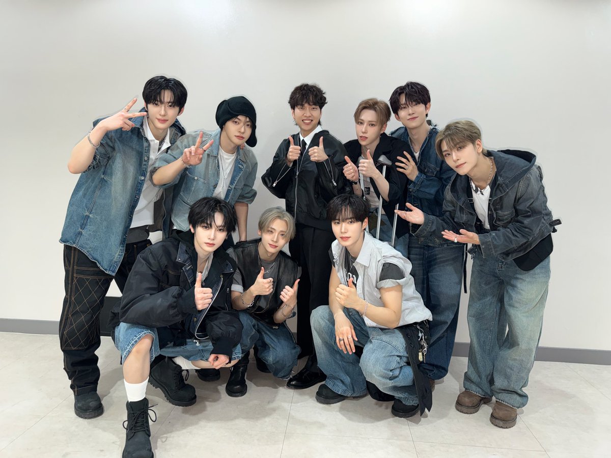 YJP_official's tweet image. ⭐️알파드라이브원⭐️
두번째 1위, 뮤뱅1위 넘 축하합니데이비드🎉

#ALPHADRIVEONE #ALD1 
#알파드라이브원 
#EUPHORIA #ALPHADRIVEONE_EUPHORIA 
#FREAK_ALARM #MC재필