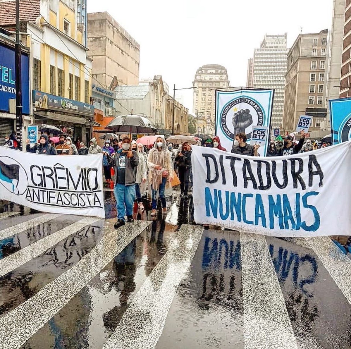 Antifa_Ultras tweet media
