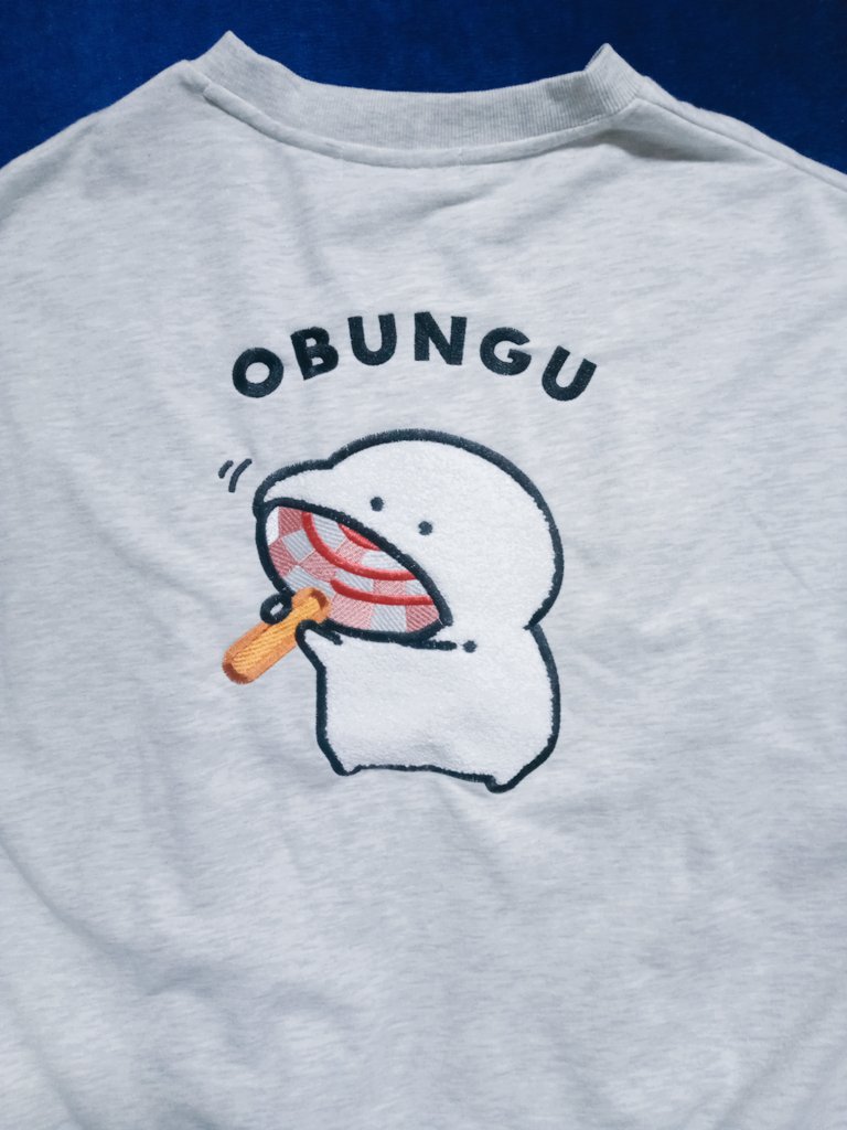 IuFWbwnkPJHwU3V's tweet image. これ、僕のお気に入り
の服です！(*^^*)
服の裏しか見せてない
ですけどこの子デカいアメをがぶりっと食べてる姿
カワイイ💖🤩💖
#服　#お文具
#お文具といっしょ