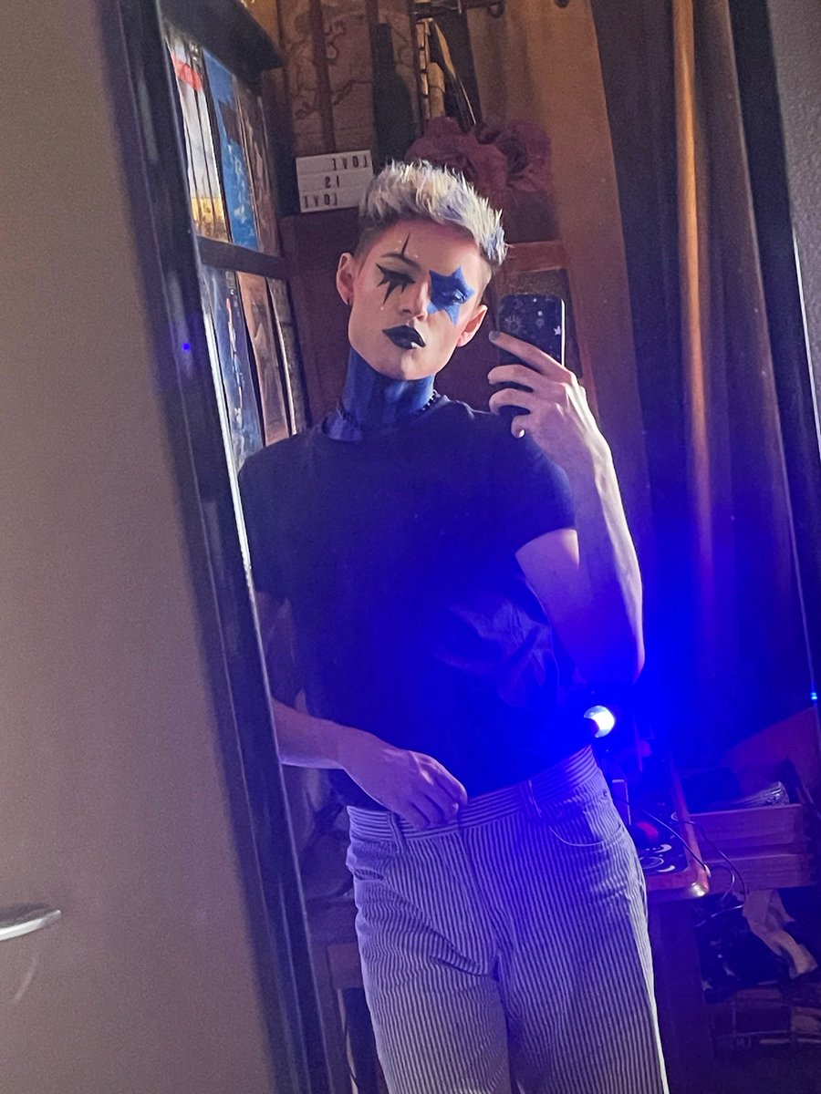 Stef_Stars's tweet image. #GlamClown #mua 🤡⭐️🖤