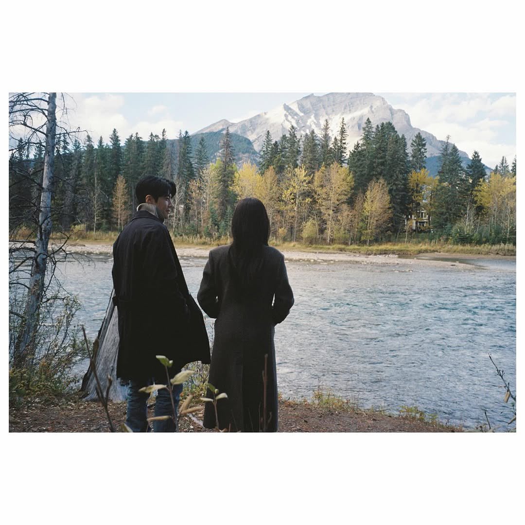 seon__holic's tweet image. 2026.01.23
Actor Kim Seonho instagram post with Younjung😍

“🍀🍀🍀🍀🍀🍀🍀😁”

Finally, Seonho knows how to post on Instagram without getting cropped 😭🫶🏻

🔗 instagram.com/p/DT2YUziFBEN/

#CanThisLoveBeTranslated #이사랑통역되나요 #KimSeonho #김선호