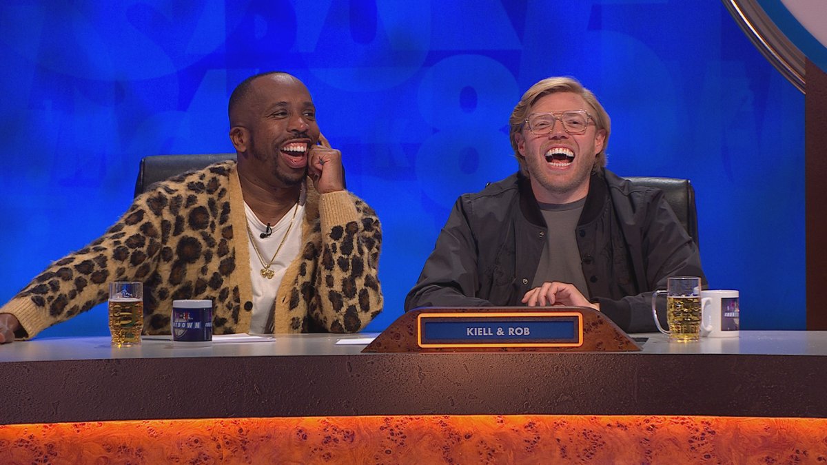 4Viewers's tweet photo. Tonight, @RonJichardson and @RoisinConaty take on @RobBeckettComic and @KFRedHot, along with Lou Wall in #CatsDoesCountdown, at 9pm on @Channel4 https://t.co/2qWRdpPvcV