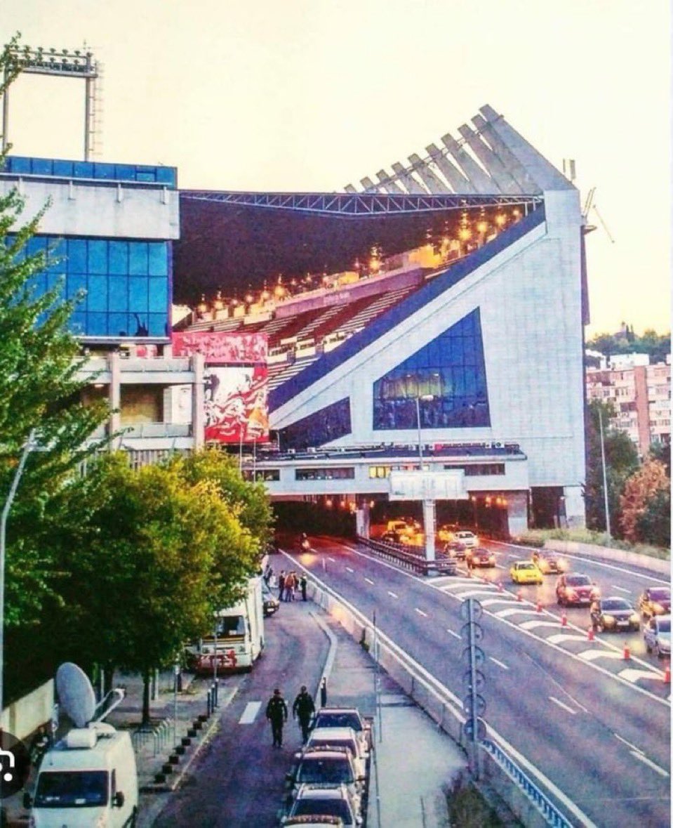 Atlético Madrid’s old stadium had a motorway running under the main stand.