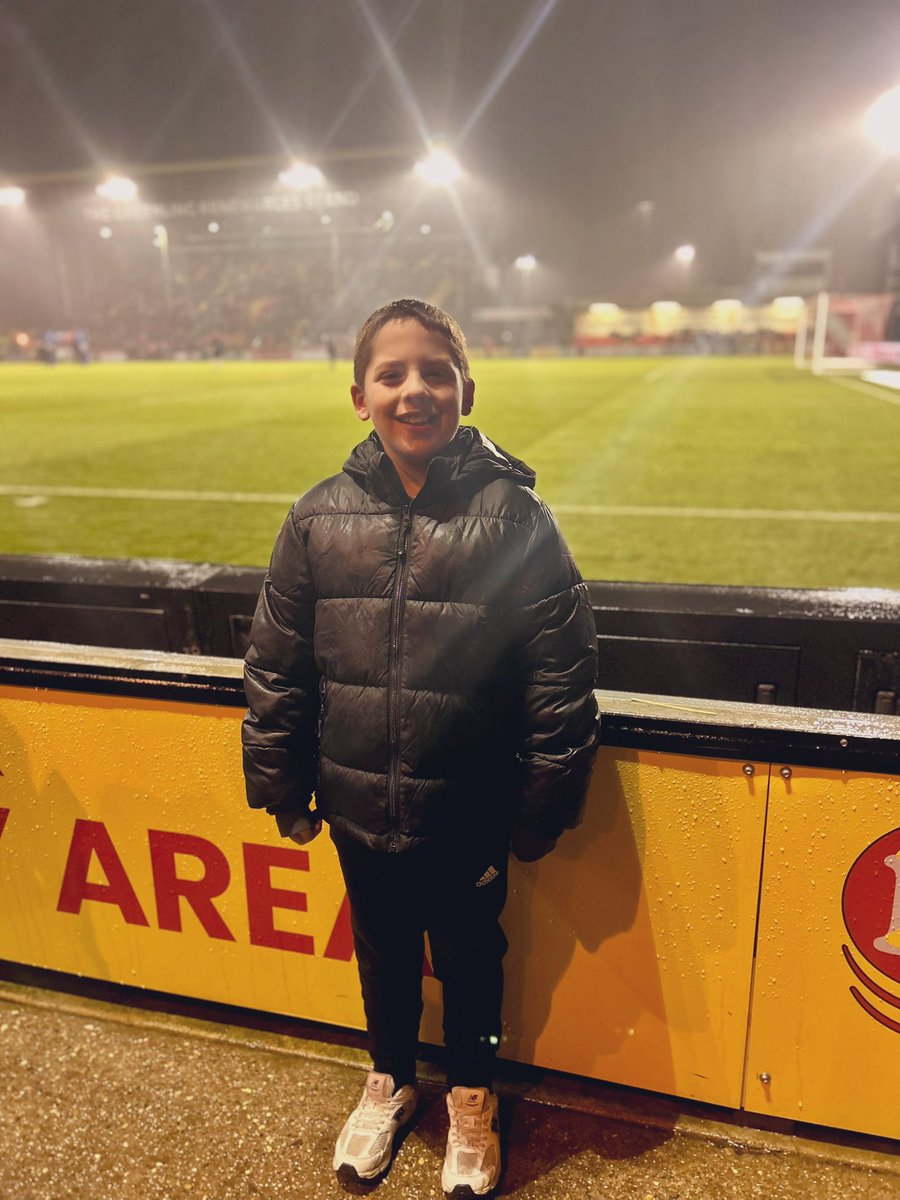 First night game under the lights at the bank.
UTI 🔴⚪️🔴
<a href="/LincolnCity_FC/">Lincoln City FC 🇺🇦</a>