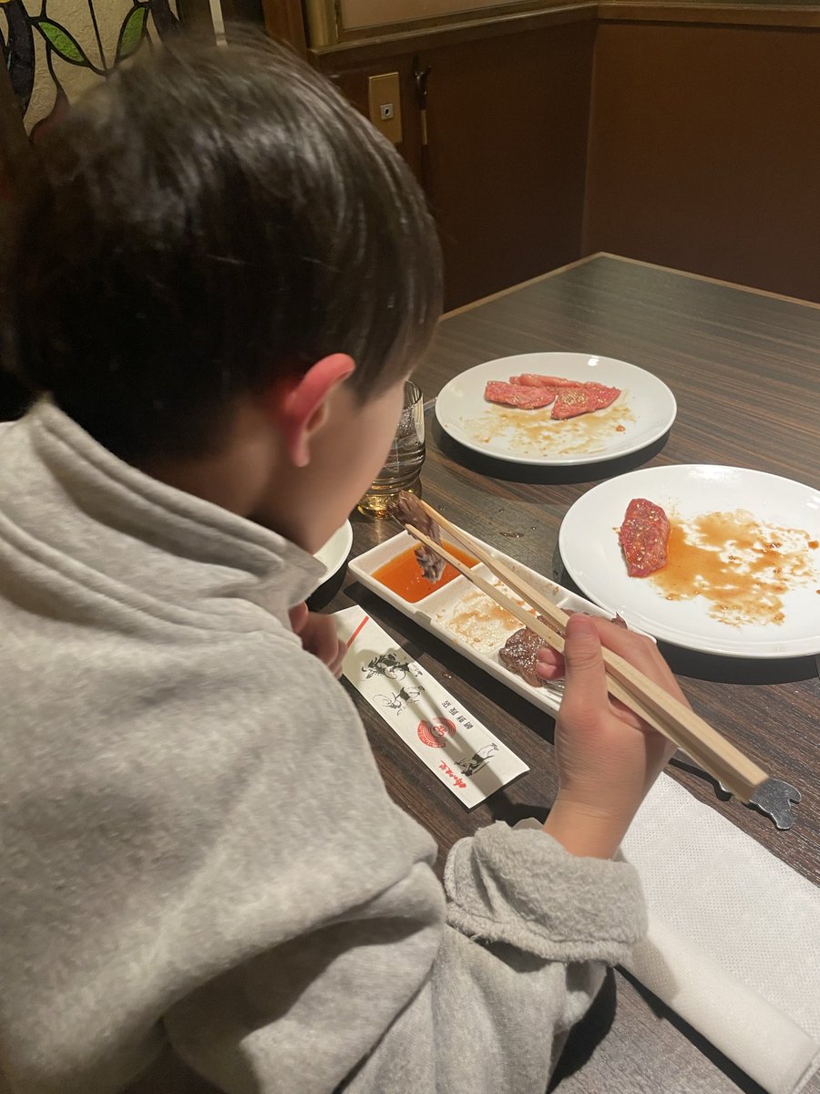 1週間お疲れ様焼肉🍖
焼肉奉行さんの耳が赤い👂