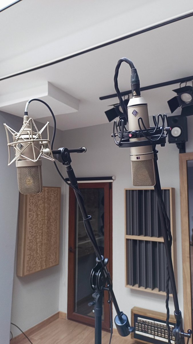 La  grabación de voz no admite errores. 
Se elige el micrófono correcto, la cadena adecuada para sacar la máxima calidad y detalle de la toma. 🔴✨🎶🎤

#GrabaciónVocal
#EstudioHighEnd
#IngenieríaDeSonido
#ProducciónMusical
#Neumann