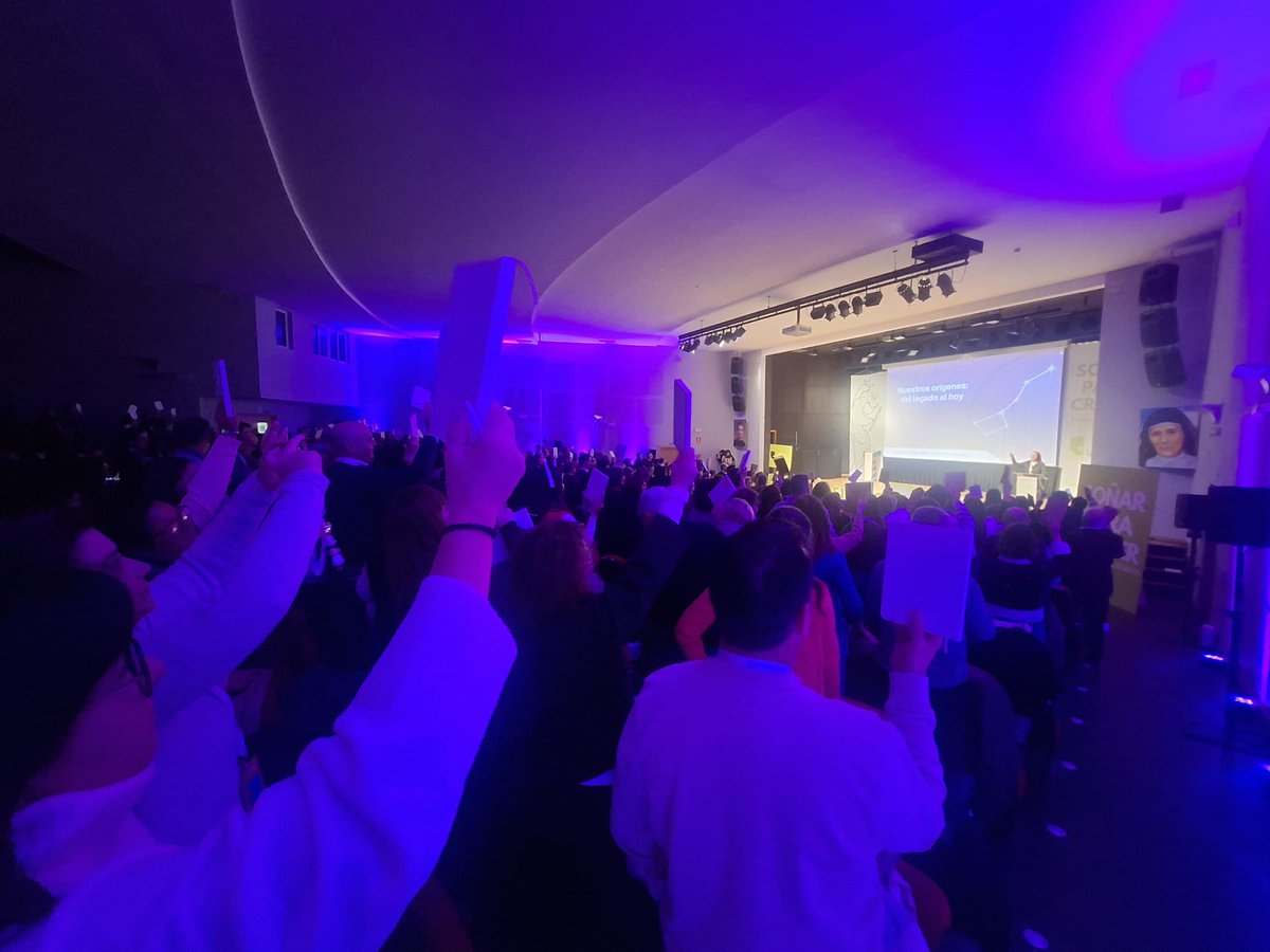 <a href="/SalesianasALC/">Salesianas Alicante</a> <a href="/ObispoMunilla/">Jose Ignacio Munilla</a> <a href="/Diocesisoa/">Diócesis Orihuela-Alicante</a> <a href="/alicanteayto/">Ayuntamiento Alicante</a> Hemos recordado nuestros orígenes y el camino de las Salesianas en España hasta hoy de la mano de sor Magna Martínez, FMA, profesora en <a href="/pfse_auxilium/">Facoltà di Scienze dell'Educazione Auxilium</a>: "El sueño es el primer acto educativo".

#CongresoSalesianas #SoñarParaCrecer #ATiTeLasConfío #Confía