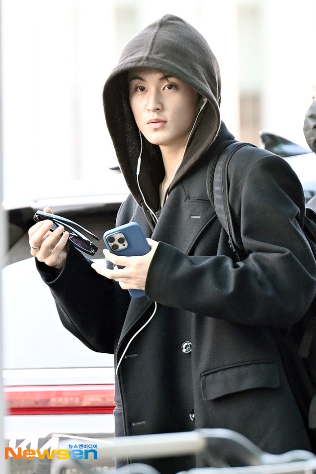 Marklee_base's tweet image. 260123 📰 #MARK #마크

Read full articles &amp;gt; React &amp;gt; Share 
🔗 naver.me/FfBHXTY4
🔗 naver.me/xquqcMnn
🔗 naver.me/xoQlTNAq
 
#markleenews #NCT마크 @NCTsmtown