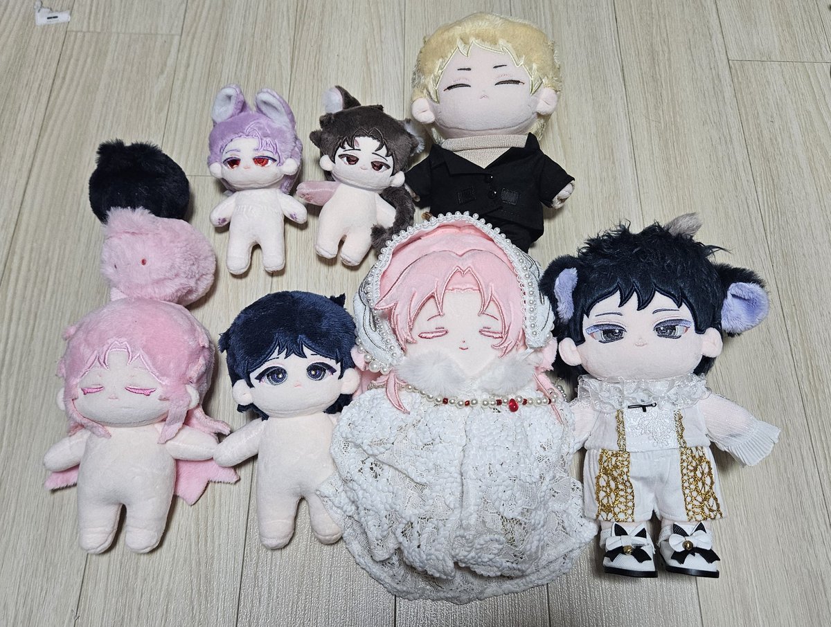 - 백장미 폼폼인형 30,000
- 미니세오(10cm) 22,900
- 미니사네(10cm) 22,900
- 하루키 속성 솜인형(20cm) 30,000(옷 포함 O)
- 신민 백장미(15cm)/일괄 50,000
- 햄츠토리(20cm)/ 30,000(옷 포함 X)
- 솜츠기(20cm)/ 50,000(옷 포함 X)