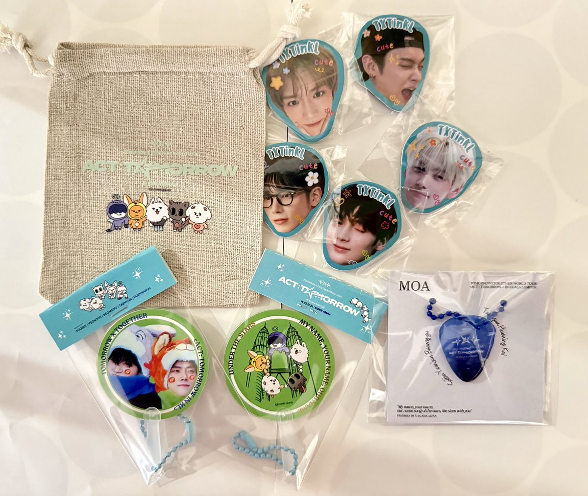 camicajuan's tweet image. #TXTinKL 💫✨ ACT : TOMORROW in KL freebies by @camicajuan

📆 14.02.2026
📍 Axiata Arena (TBD)

🎁 Mini pouch bag &amp;amp; mini fans ➕ 1 random head magnet OR 1 guitar pick
🔁 Open for trade — state your bias &amp;amp; choice
⚠️ Limited Qty, FCFS