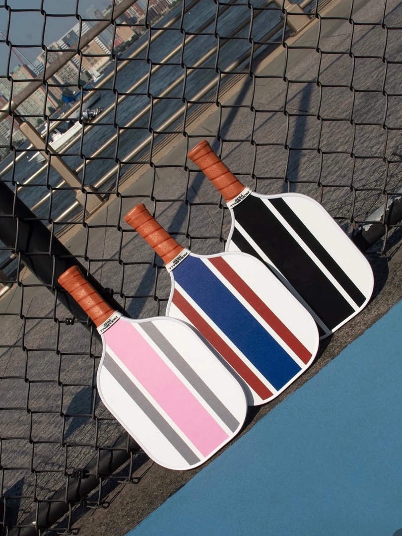 PickleballPrep's tweet photo. Spotted somewhere in the West Village by the Hudson River. #lookgoodplaybetter https://t.co/iIJ7aVYwuh https://t.co/xxd64dUZBT