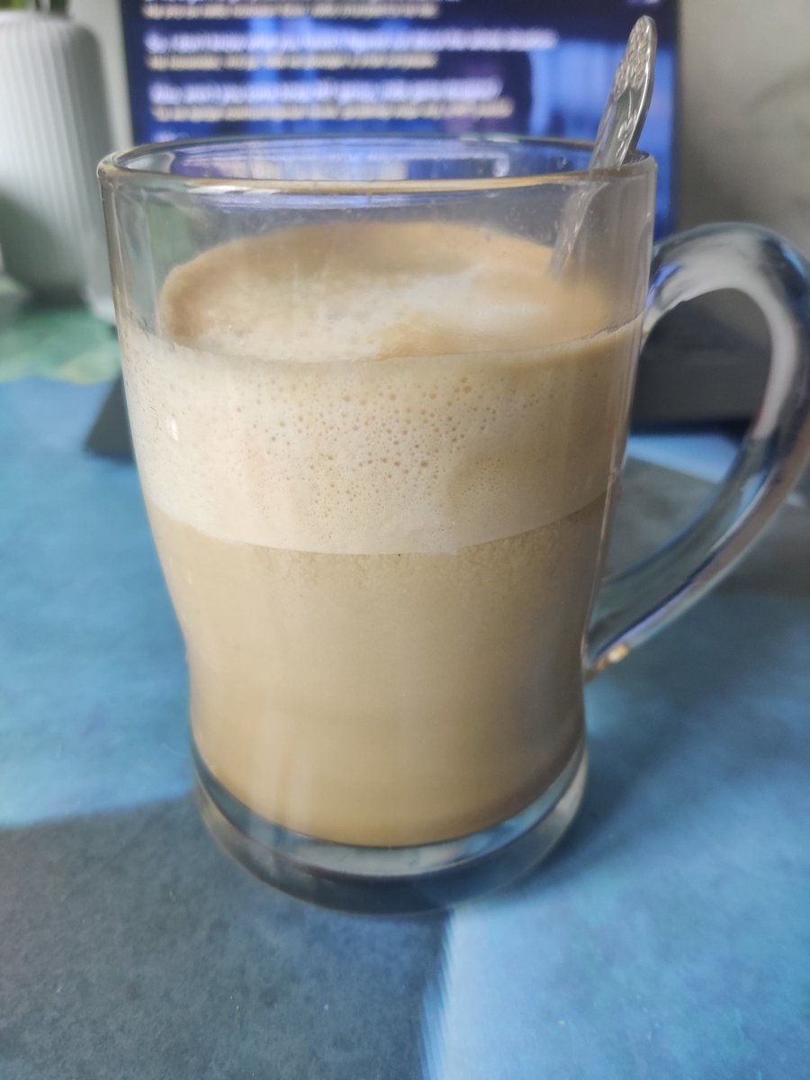 Почти пинта капучино - не кофе с не молоком/декаф на кокосовом

Хорошо, когда дома почти кофейня☺️