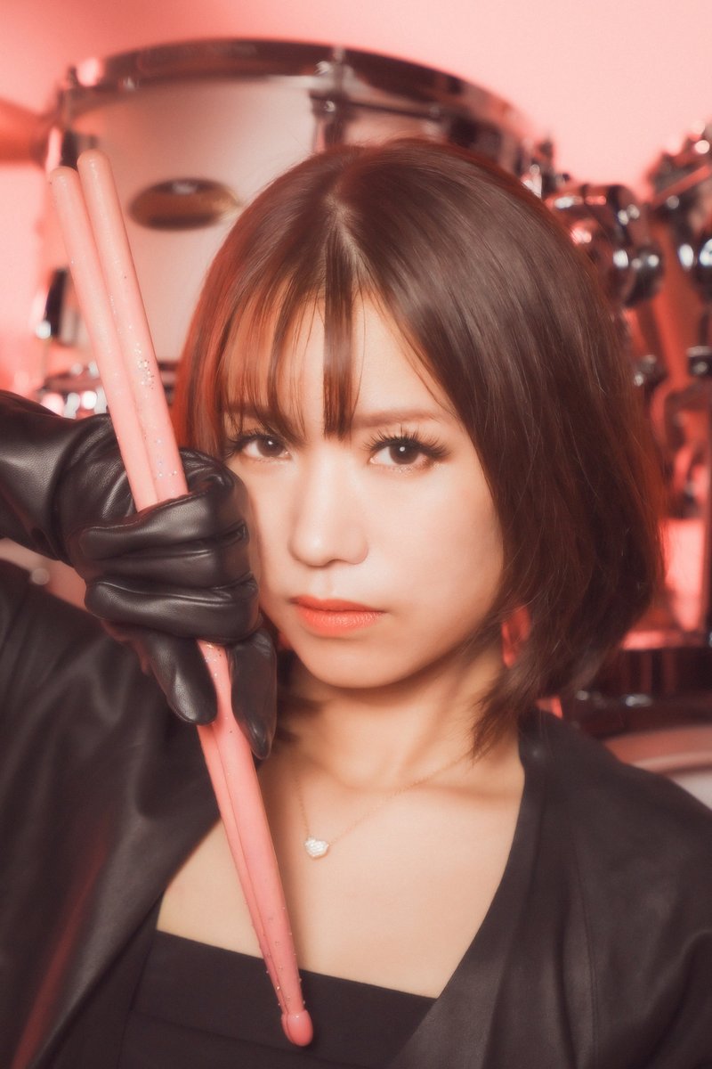 ＼＼ NEWアーティスト写真公開 ／／  

今日は誕生日✨ 
今も応援してくれるファンの皆さま、
そしていつも支えてくださるスタッフさんに感謝です。
音楽を探求できる今の環境に感謝しながら、
精進してまいります🥁
これからも私の歩みを見守ってください。

2026.1.25
idyako