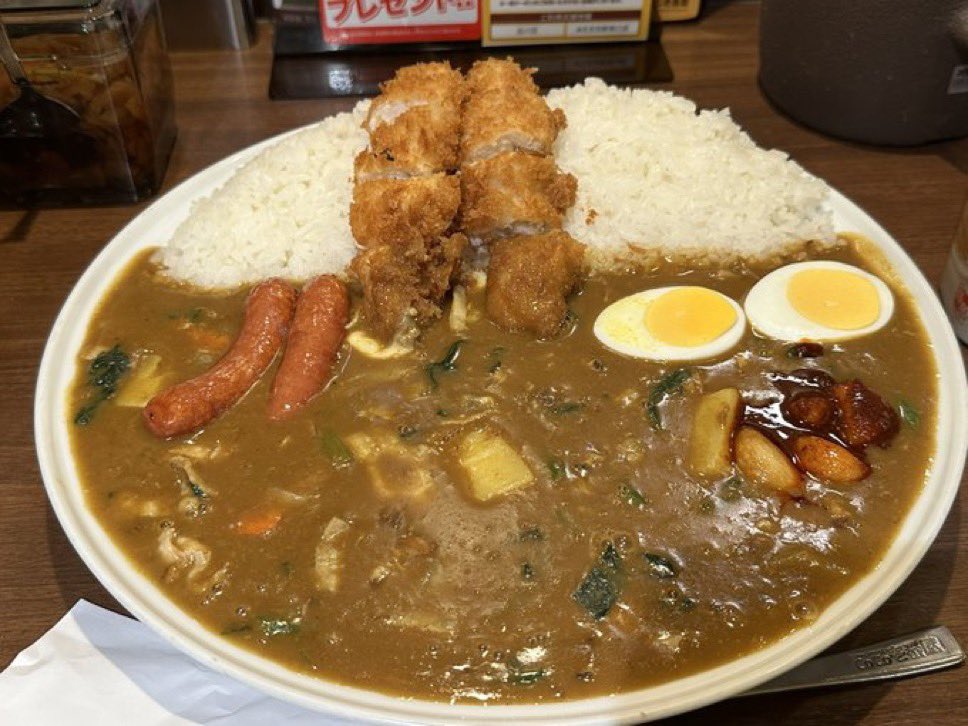 ココイチFANBOOK発売中っ！！！
がっつり取材して頂きました！！！！
CoCo壱の店舗で買えますので、
是非買ってくださいませ！🍛🍛🍛🍛🍛